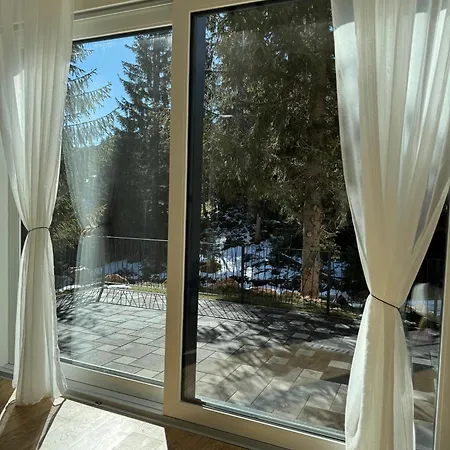 アパート Pinetree