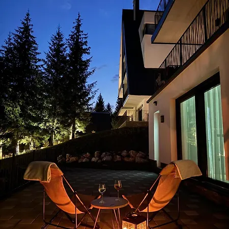 アパート Pinetree ヤホリナ